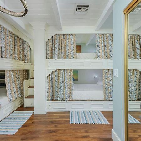 Smart Solution - Individual Private Bed-Pods In Gorgeous Shared Space - Women Only Dorm In Room 5 - Coed House - Full-Sized Mattresses In Individual Pods - With Built-In Private Storage - Gorgeous Shared Room - Affordable Luxury - Sparrow House Phoenix Ngoại thất bức ảnh
